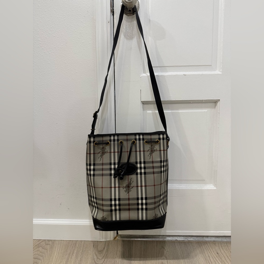 Burberry Plaid Bucket Shoulder bag